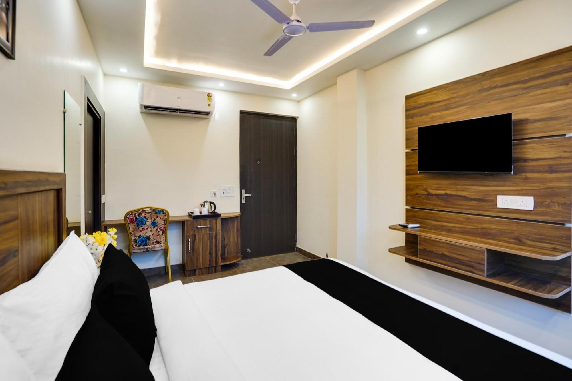Hotel Super Townhouse The Royal Casa Ghaziabad Zewnętrze zdjęcie