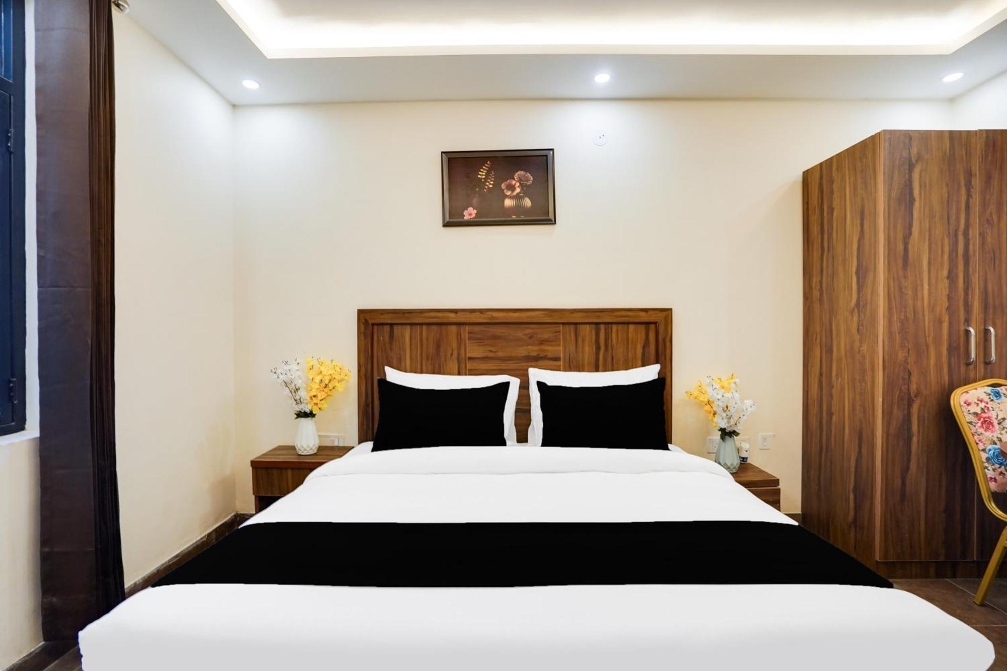 Hotel Super Townhouse The Royal Casa Ghaziabad Zewnętrze zdjęcie