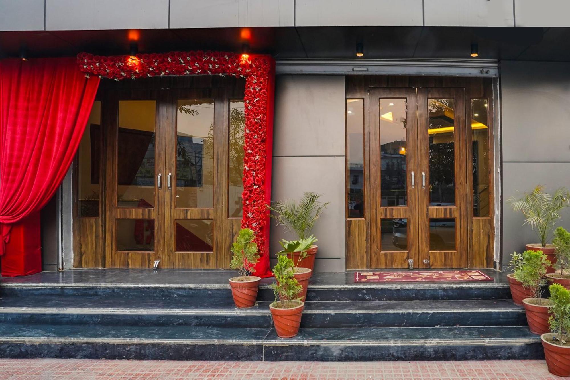 Hotel Super Townhouse The Royal Casa Ghaziabad Zewnętrze zdjęcie