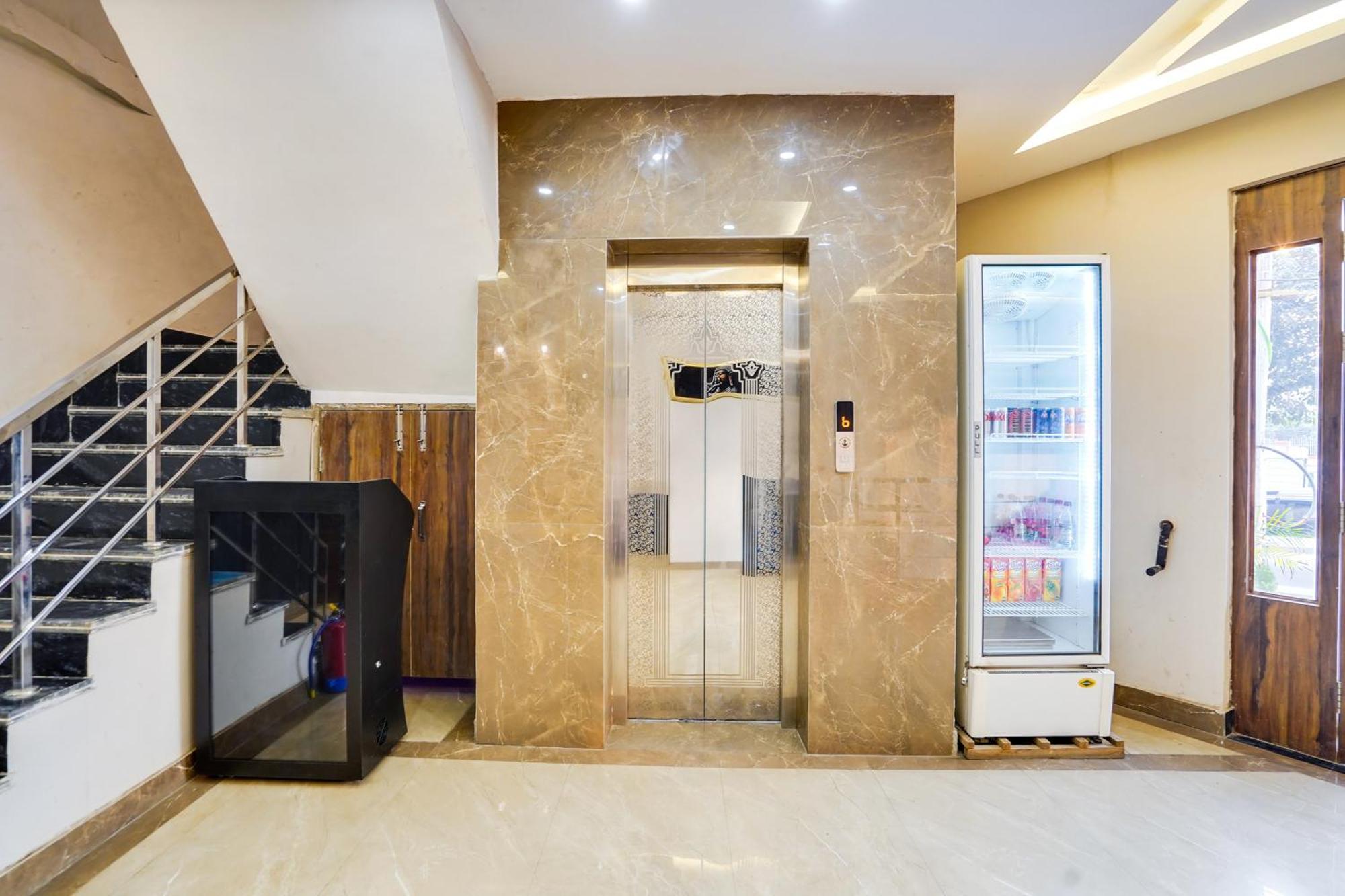 Hotel Super Townhouse The Royal Casa Ghaziabad Zewnętrze zdjęcie